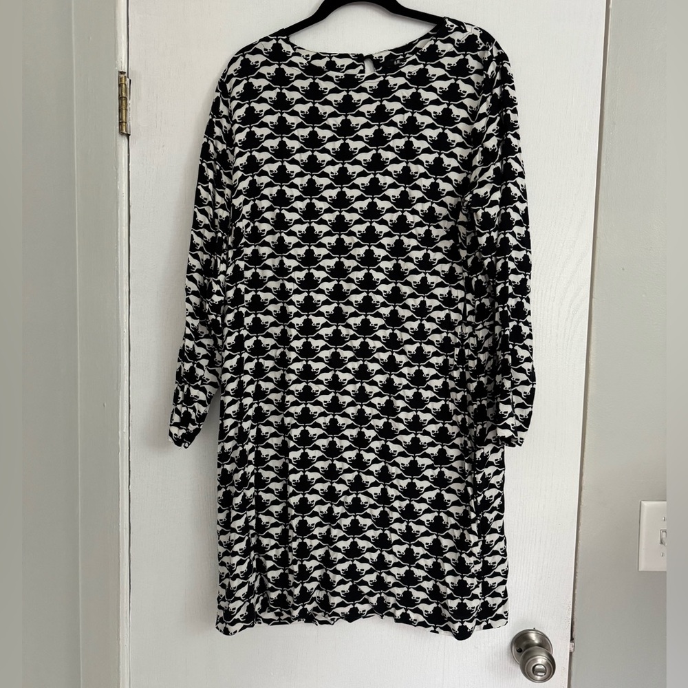 H&M Black and White Long Sleeve Dress